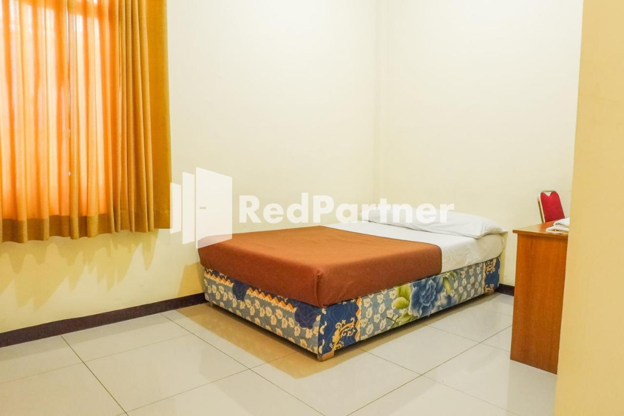 Grand Kembar Hotel Mitra Reddoorz 万隆 外观 照片