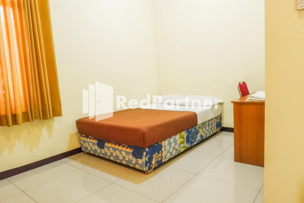 Grand Kembar Hotel Mitra Reddoorz 万隆 外观 照片
