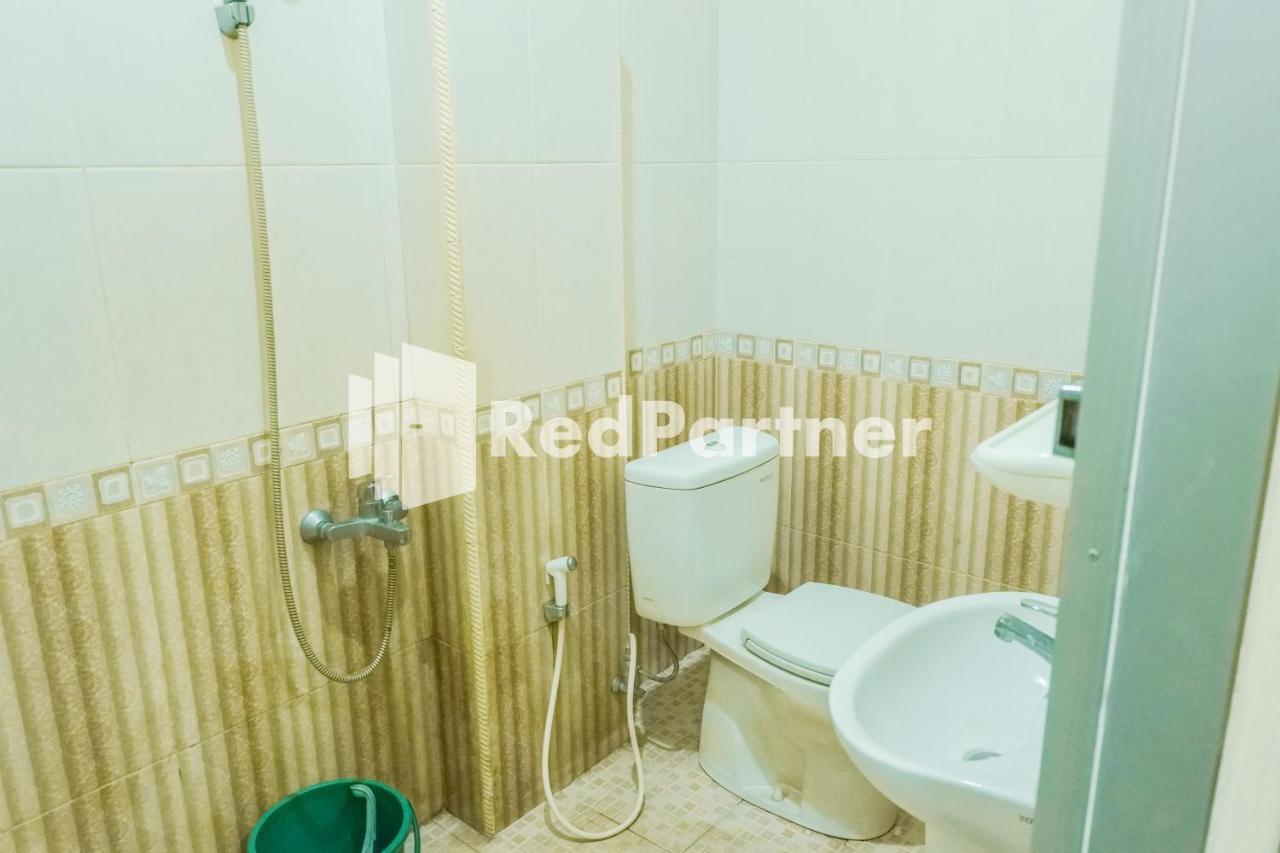 Grand Kembar Hotel Mitra Reddoorz 万隆 外观 照片
