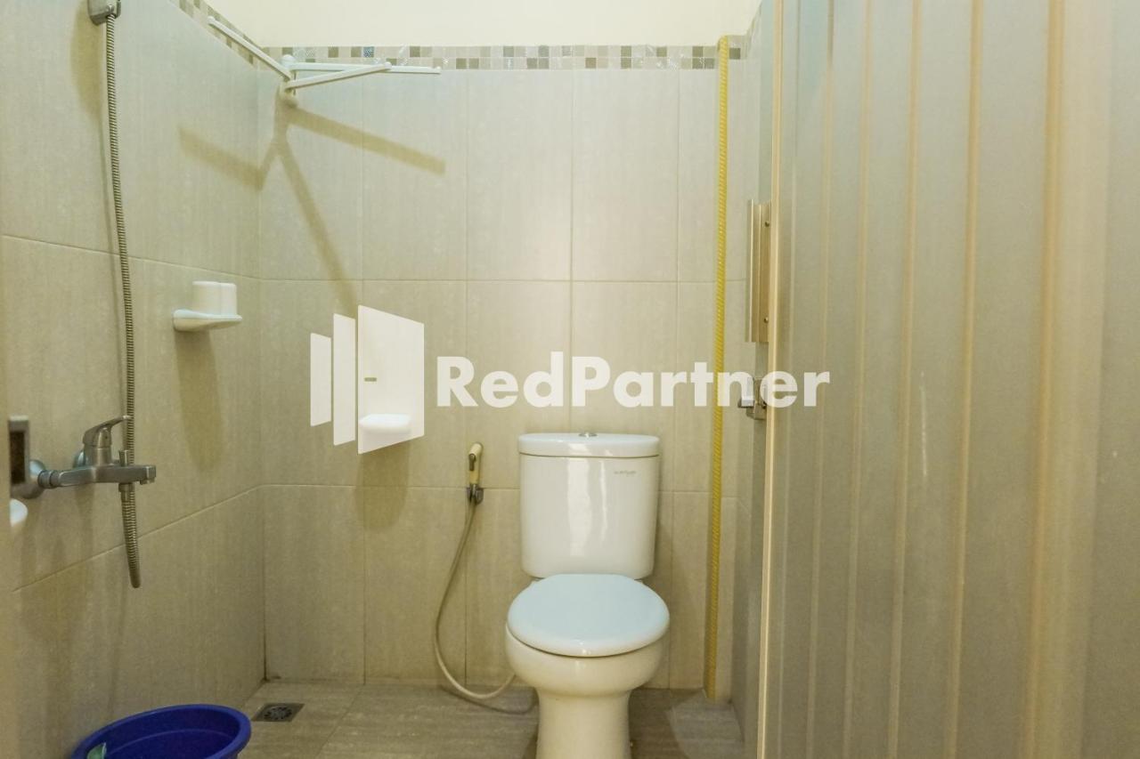 Grand Kembar Hotel Mitra Reddoorz 万隆 外观 照片