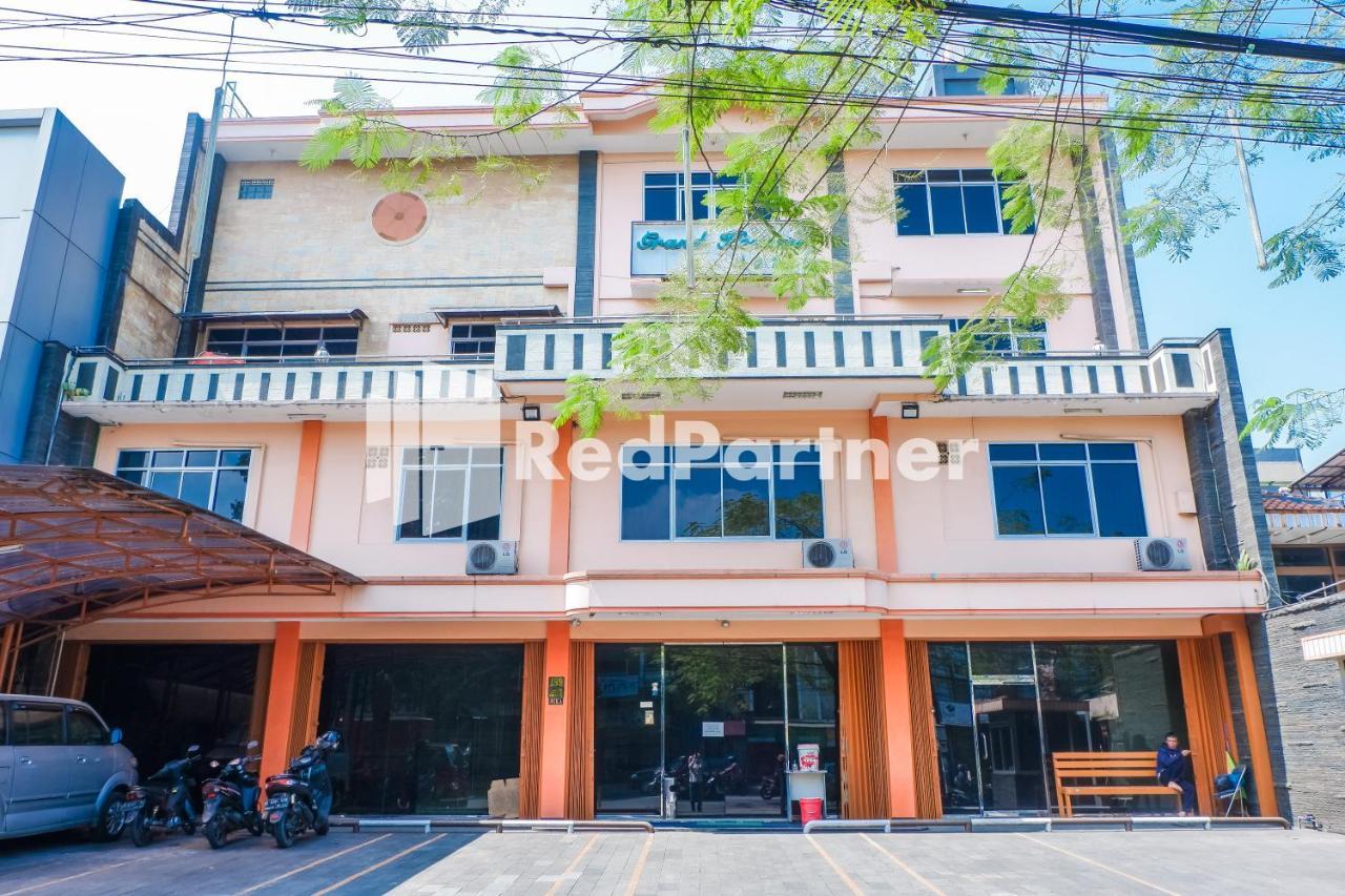 Grand Kembar Hotel Mitra Reddoorz 万隆 外观 照片